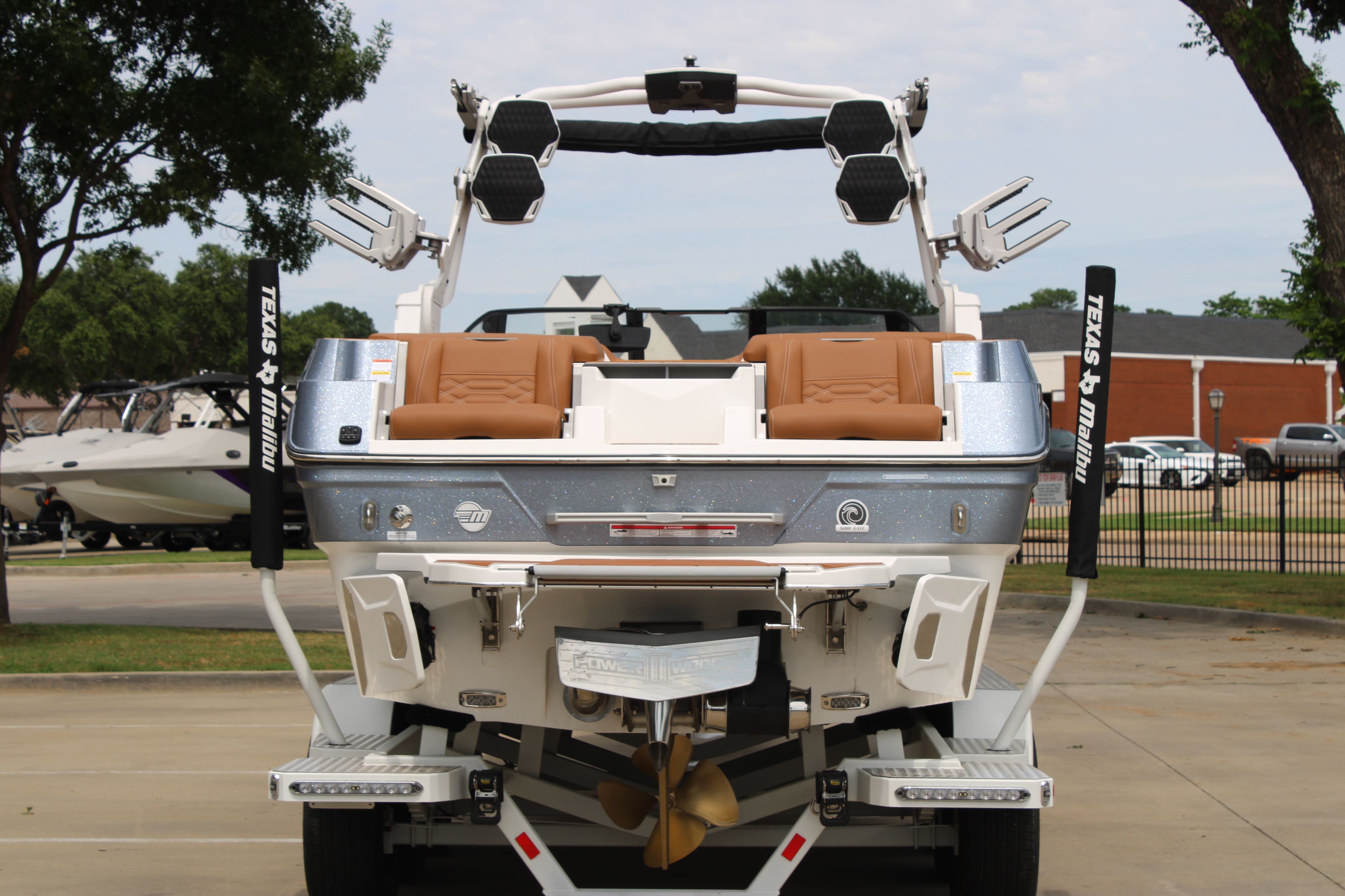 2025 Malibu 26 LSV Icon